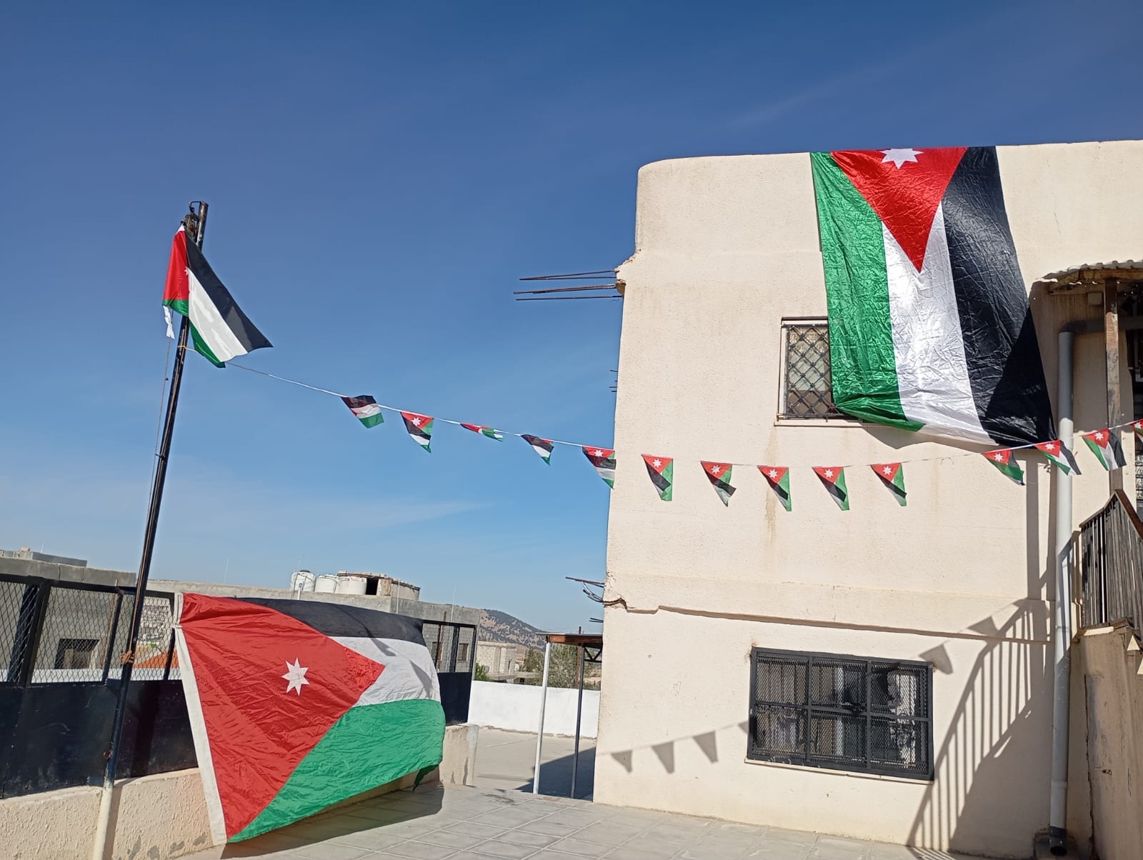 أم زعرورة الشرقية الأساسية المختلطة
